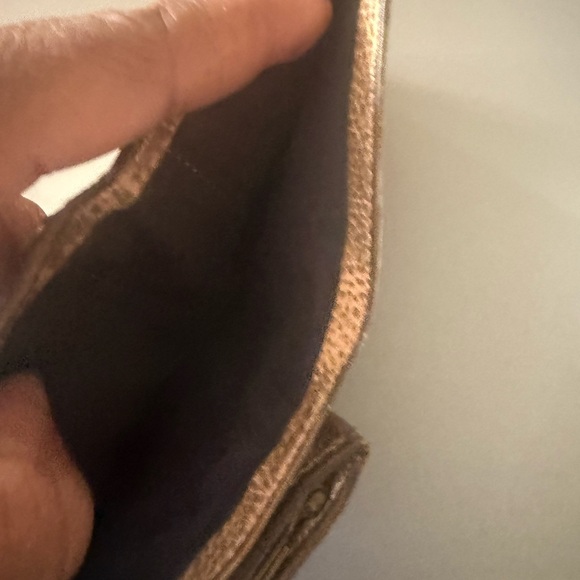 Anuschka Hand-Painted Leather Wallet – Martini Cocktail Design - Picture 10 of 11